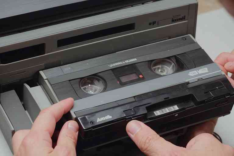 ¿Cómo puedo digitalizar formatos de video obsoletos o no compatibles con la conversión digital?